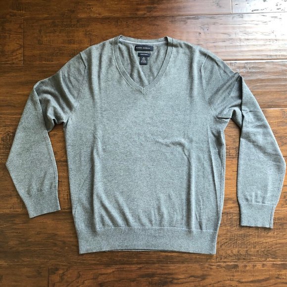 Banana Republic Other - Banana Republic gray mens vneck sweater M medium